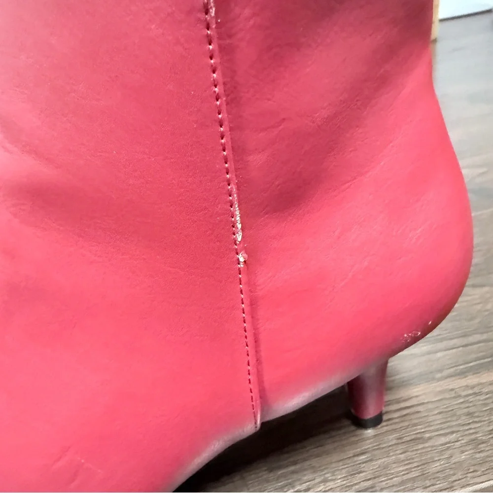 RAMPAGE RED MEDIUM HEEL BOOTIE SIDE ZIPPER.    MINOR SCUFFS SEE PHOTOS - Picture 5 of 10